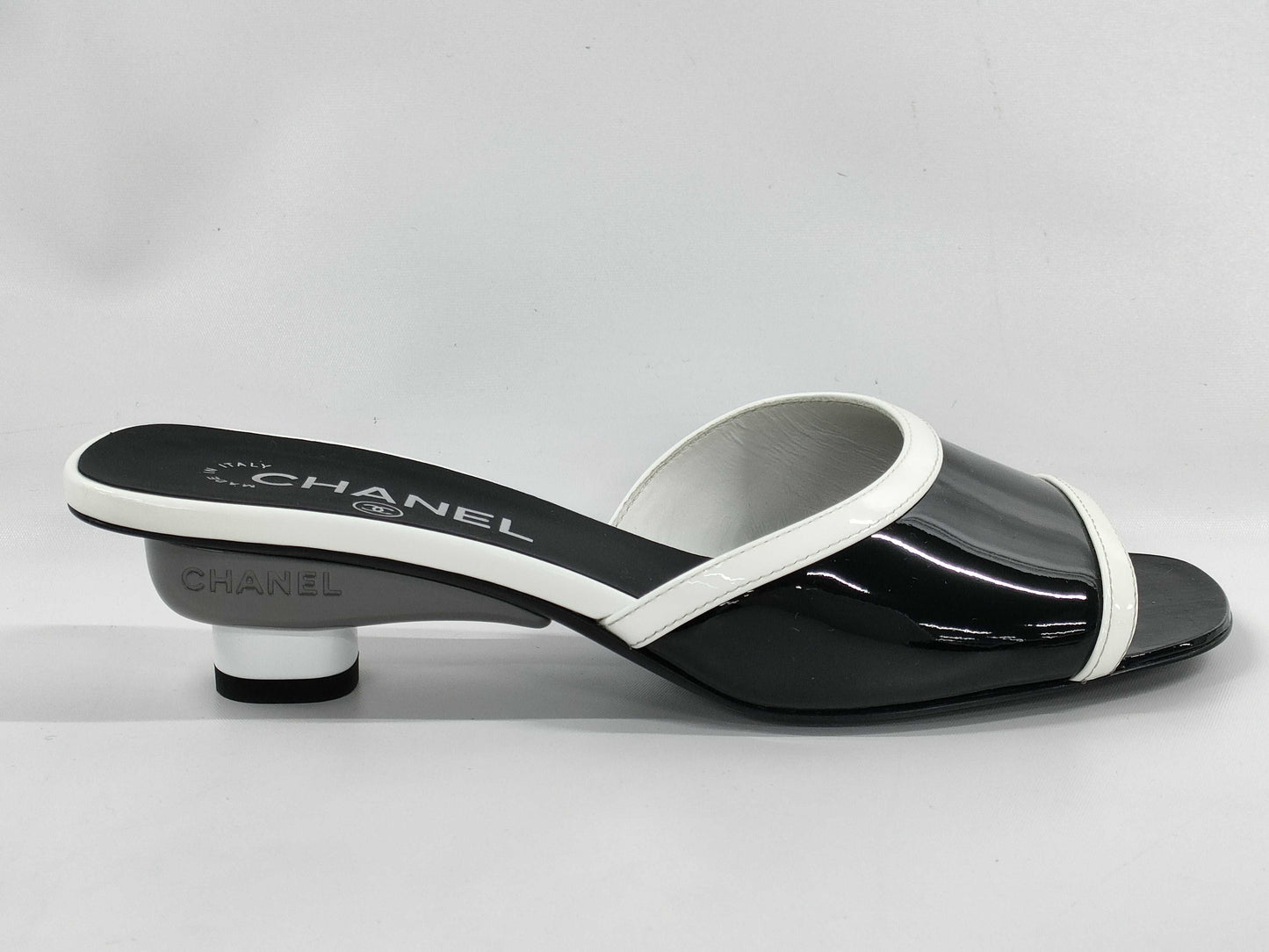 CHANEL enamel two-tone sandals