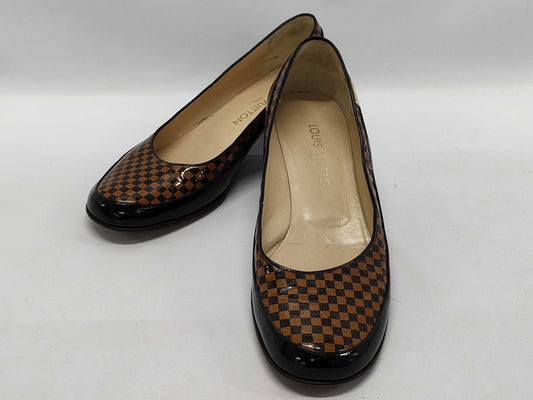 LOUIS VUITTON Damier Pumps
