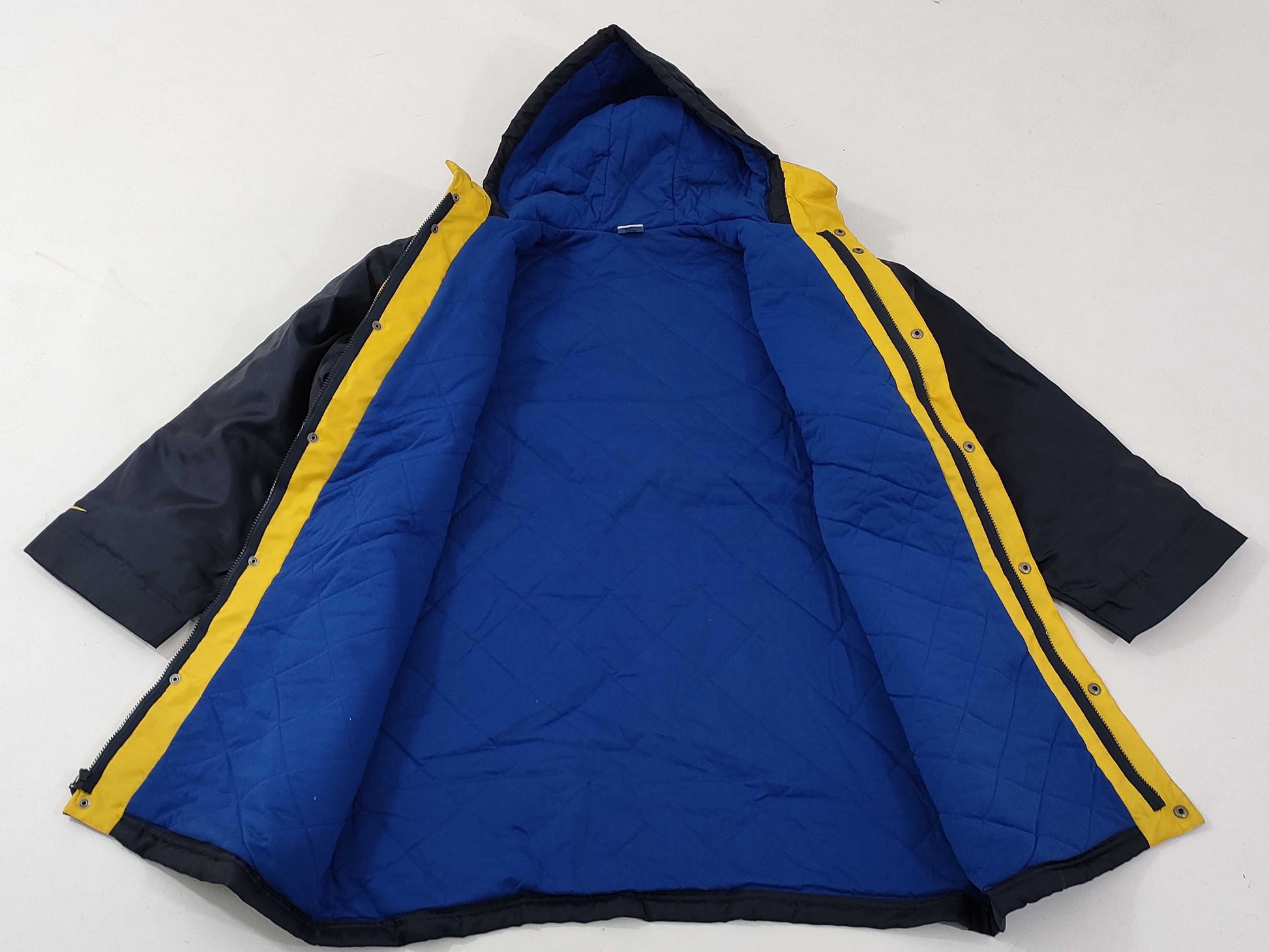 NIKE □ Nike Bench Coat Shirt