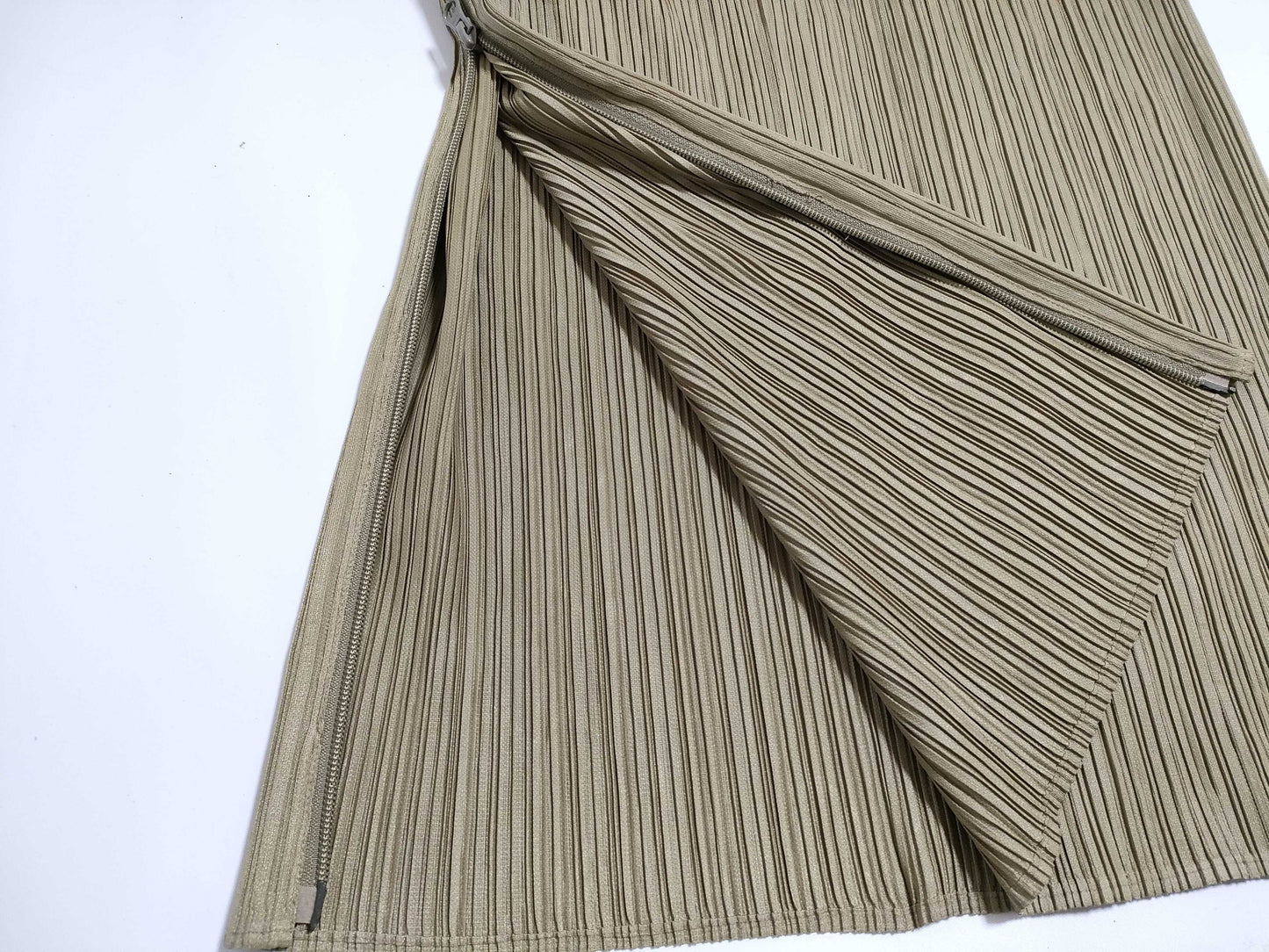 ISSEY MIYAKE □Issey Miyake pleated skirt and pants