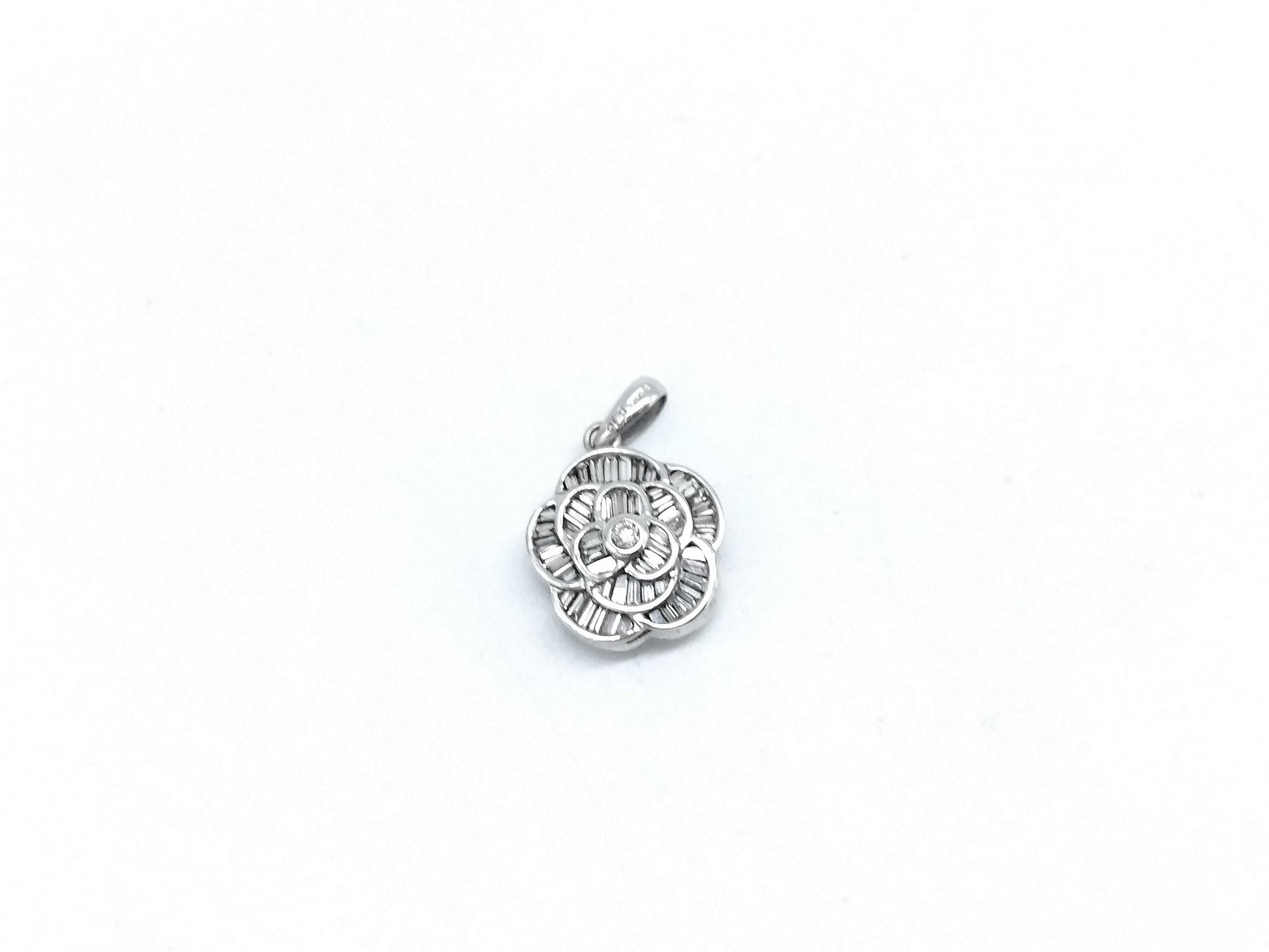 D0.70ct K18WG 2.0g Pendant Top 