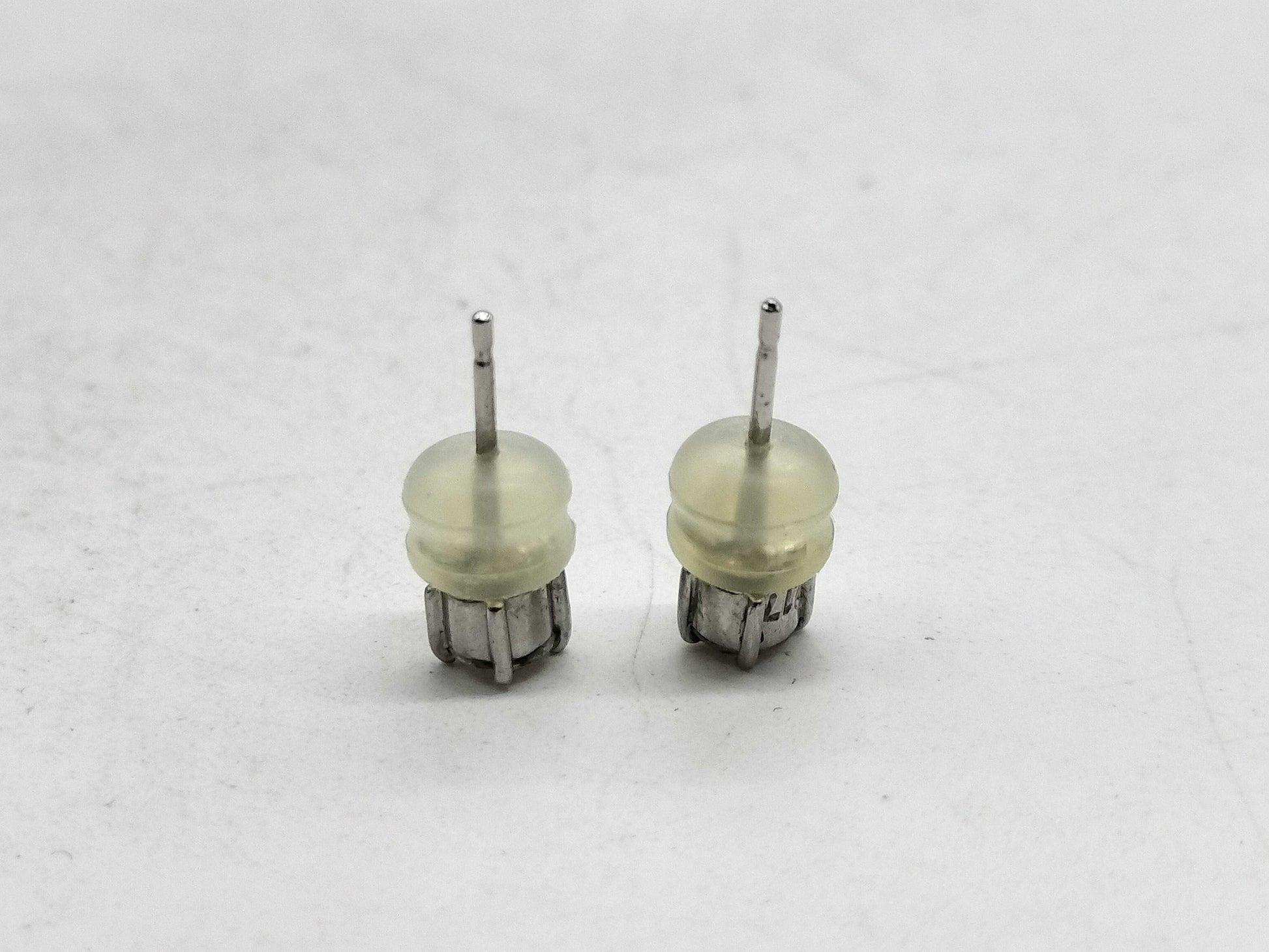 D0.17ct/0.14ct Pt900 0.8g Earrings 