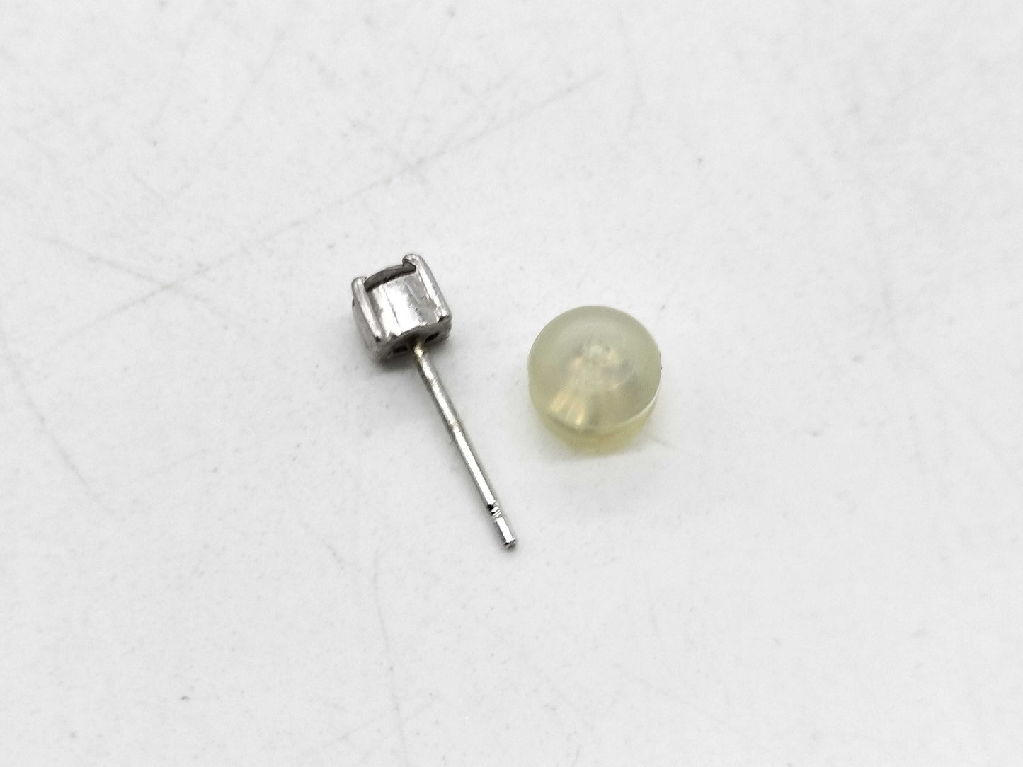 D0.17ct/0.14ct Pt900 0.8g Earrings 