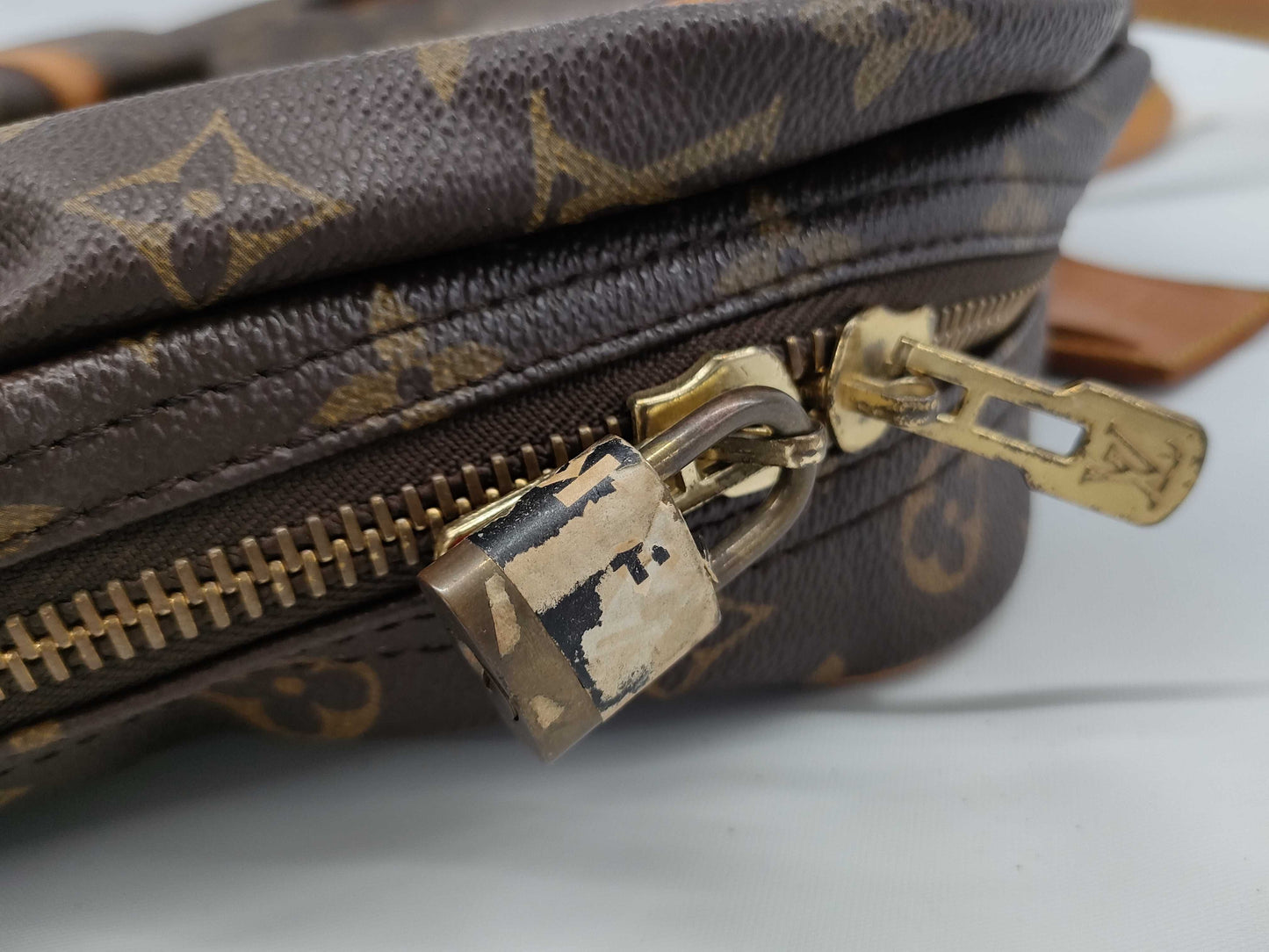 LOUIS VUITTON Monogram M41404 Sirius 55 Handbag