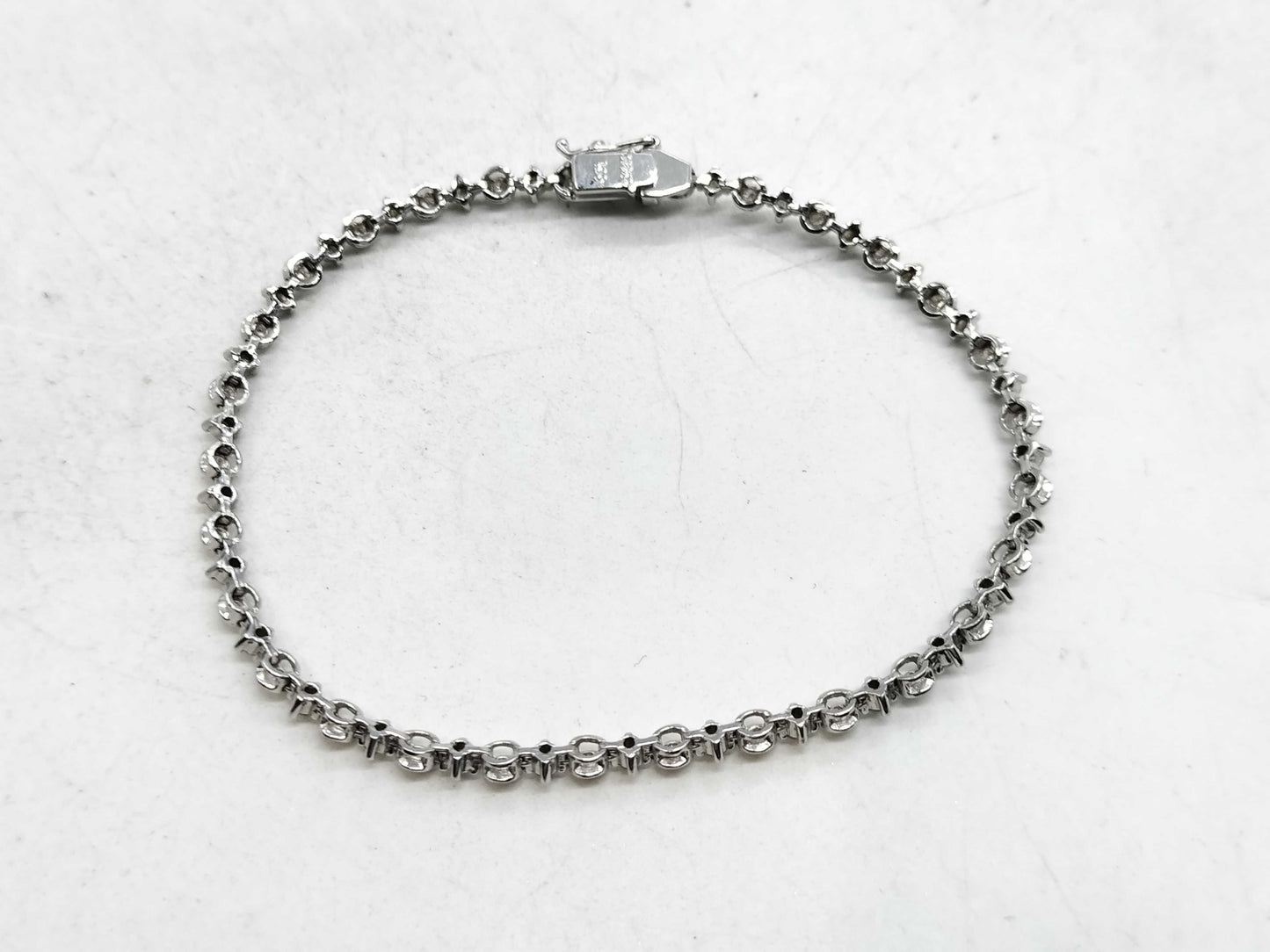 D1.00ct K18WG 5.9g Bracelet/Bangle 