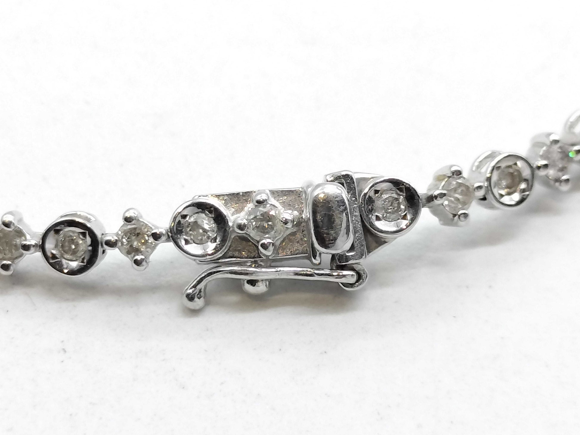 D1.00ct K18WG 5.9g Bracelet/Bangle 