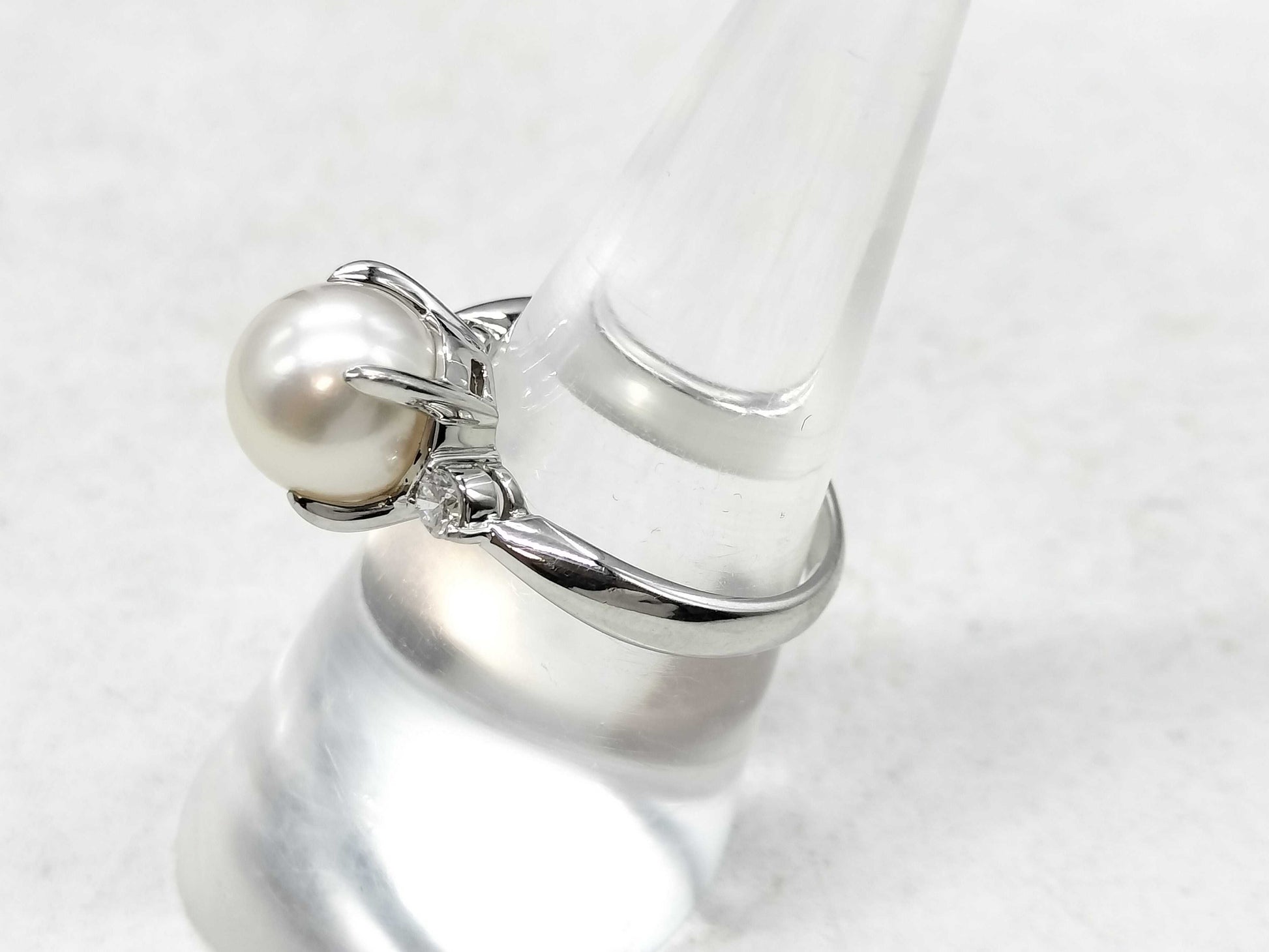 Akoya Pearl Ring, Diameter: Approx. 8.8mm, D0.17ct, Pt900, 6.2g 