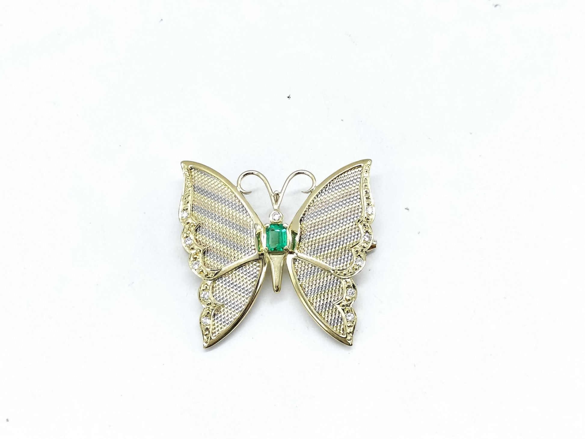 Butterfly motif E0.47ct D0.17ct K18 9.2g brooch 