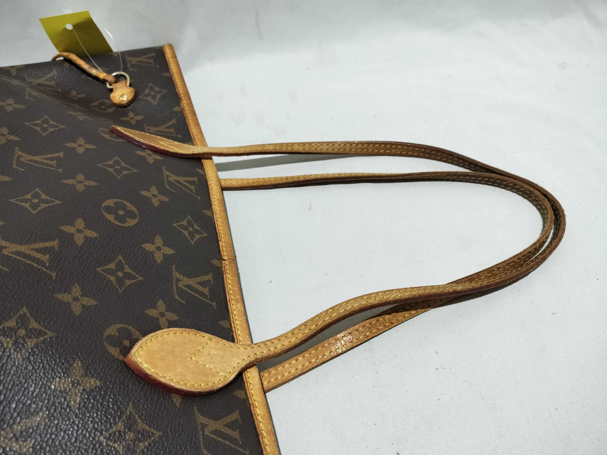 LOUIS VUITTON Monogram Neverful MM Tote Bag