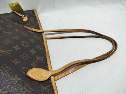 LOUIS VUITTON Monogram Neverful MM Tote Bag