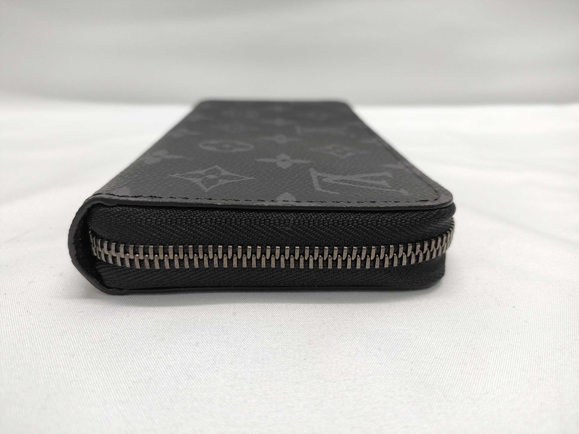 LOUIS VUITTON Monogram Zippy Wallet Wallet