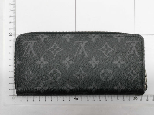 LOUIS VUITTON Monogram Zippy Wallet Wallet