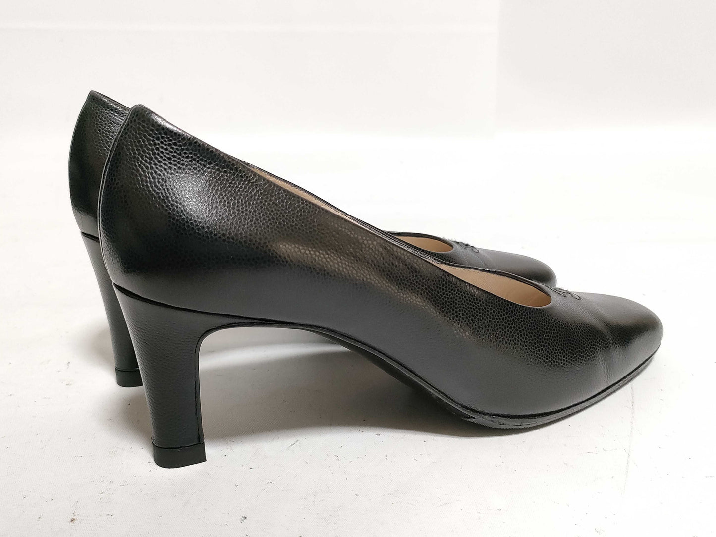 CHANEL Caviar Skin Pumps