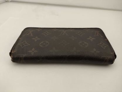 LOUIS VUITTON Monogram Zippy Wallet Wallet
