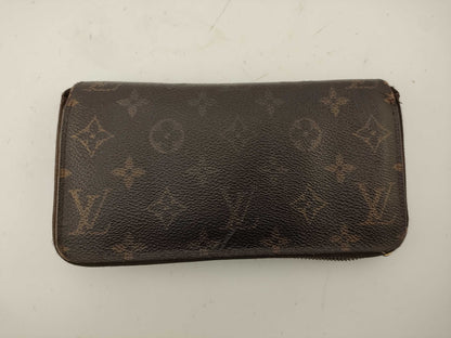 LOUIS VUITTON Monogram Zippy Wallet Wallet