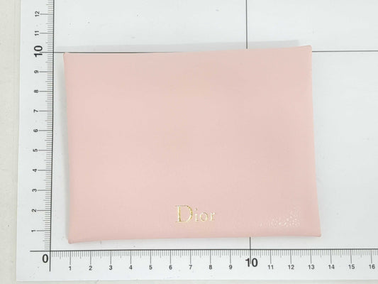5 wallets including Dior, Prada, Gucci, and other items, including unused items.