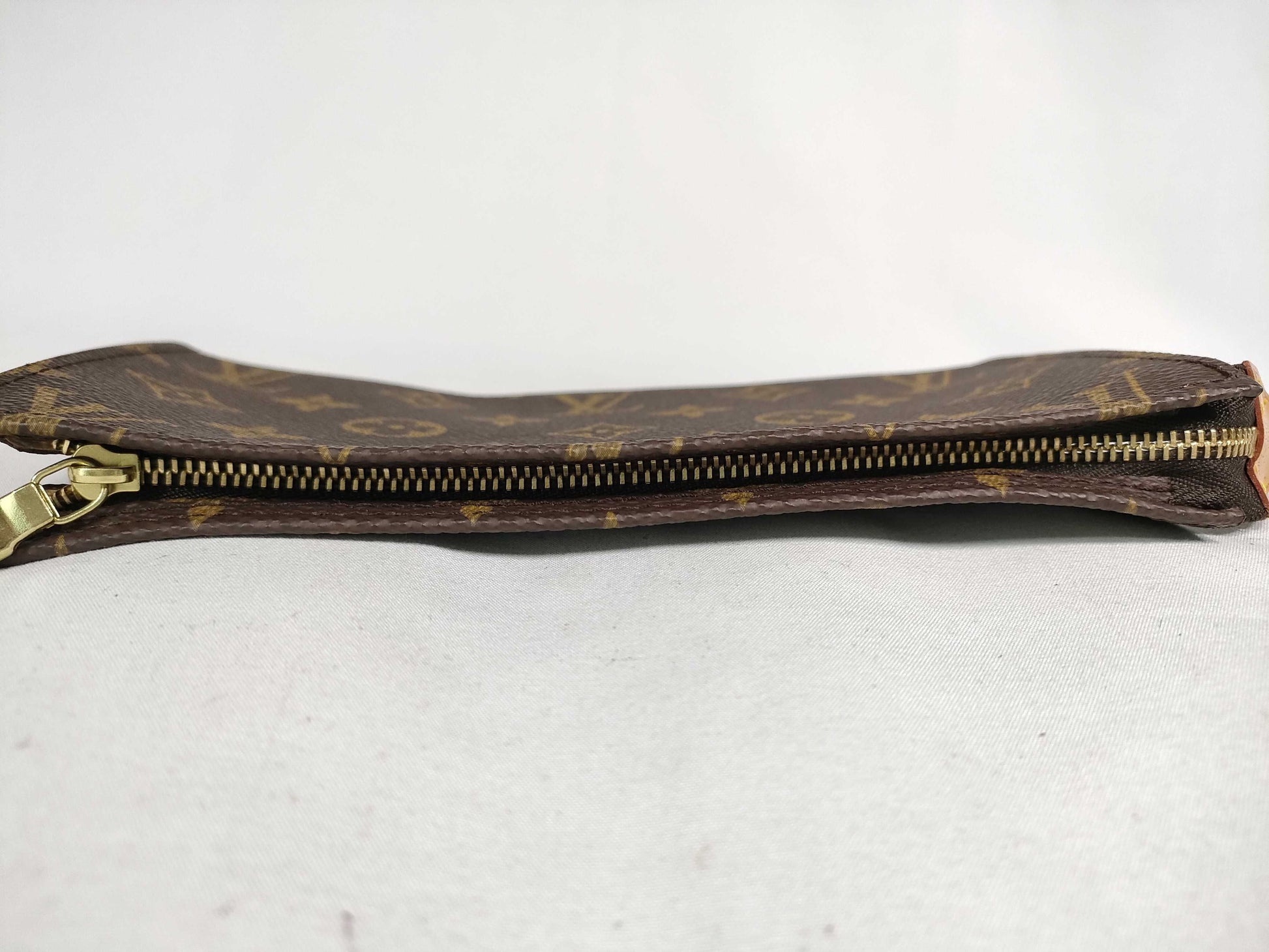 LOUIS VUITTON Monogram Pochette Toilette 20 Pouch