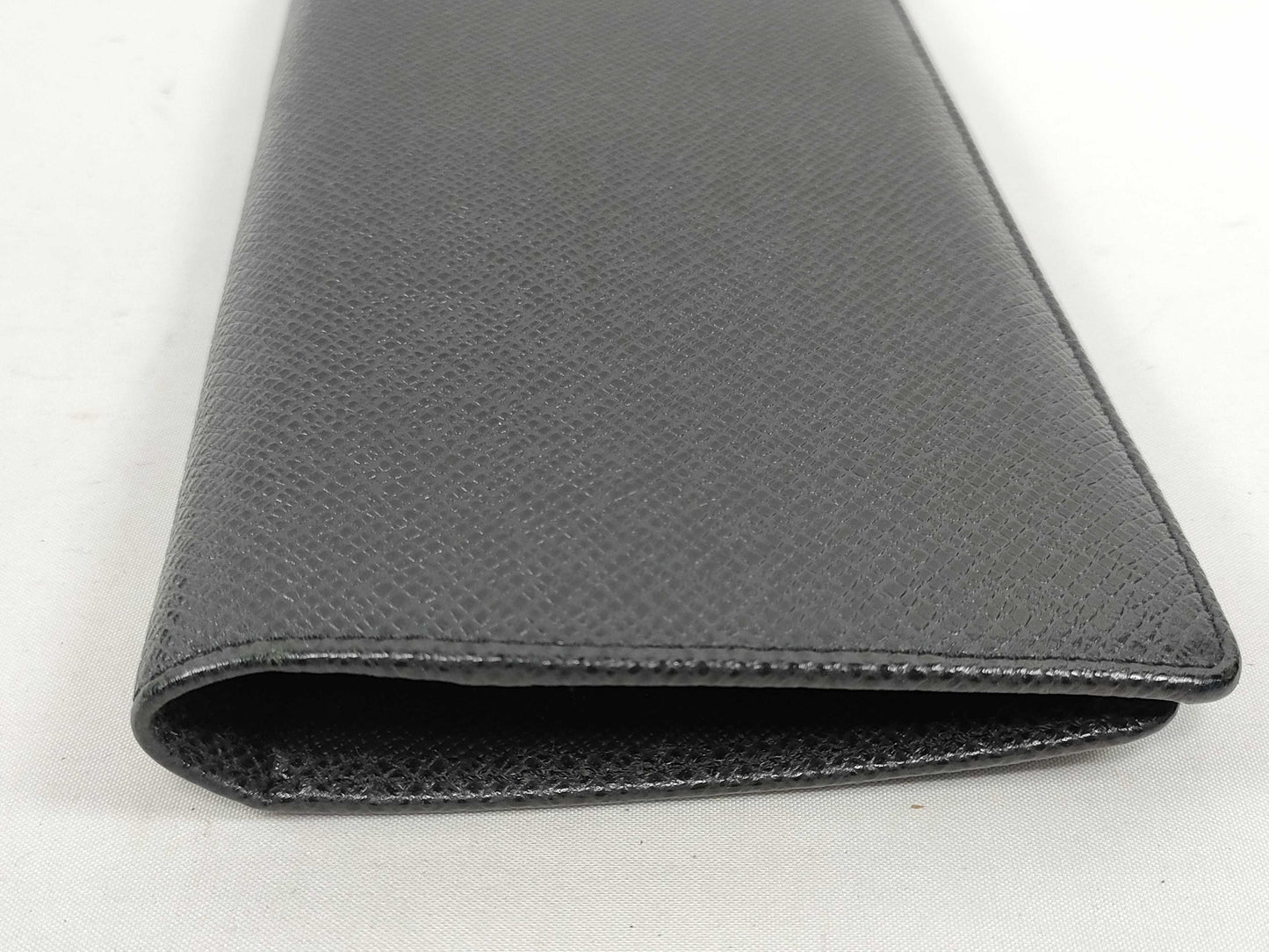 LOUIS VUITTON Taiga Long Wallet M32572 Black Initials Wallet