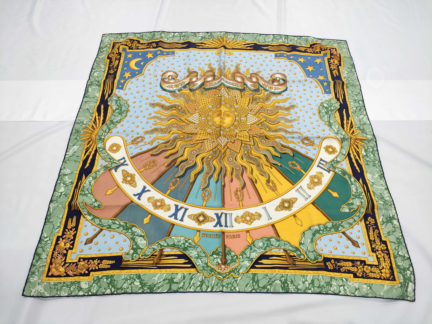 HERMES Carre CARPE DIEM Scarf