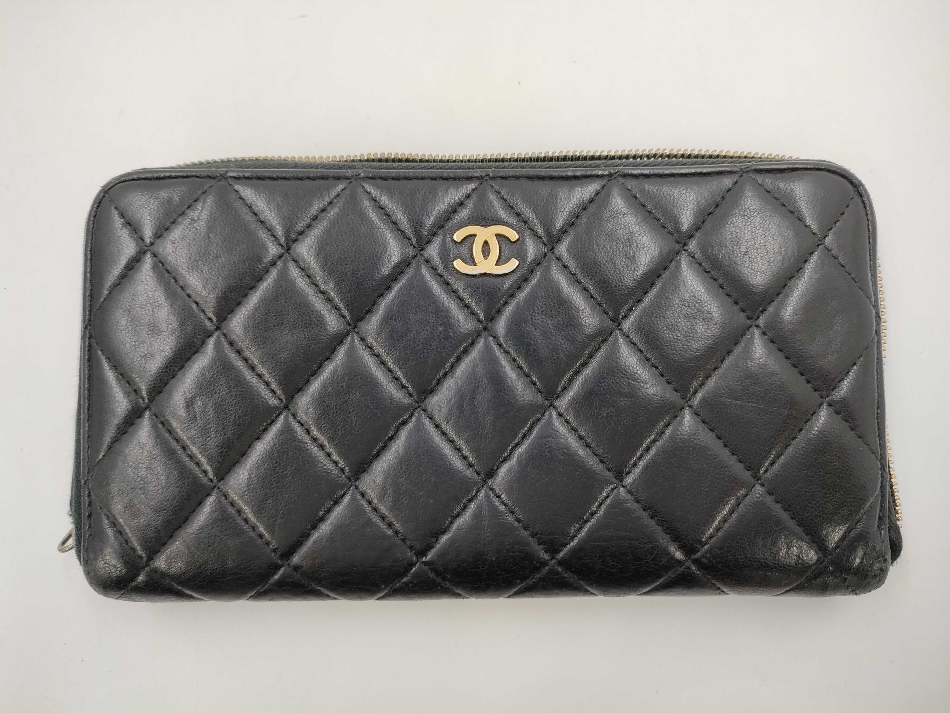 CHANEL Calf Mato Round Wallet Wallet