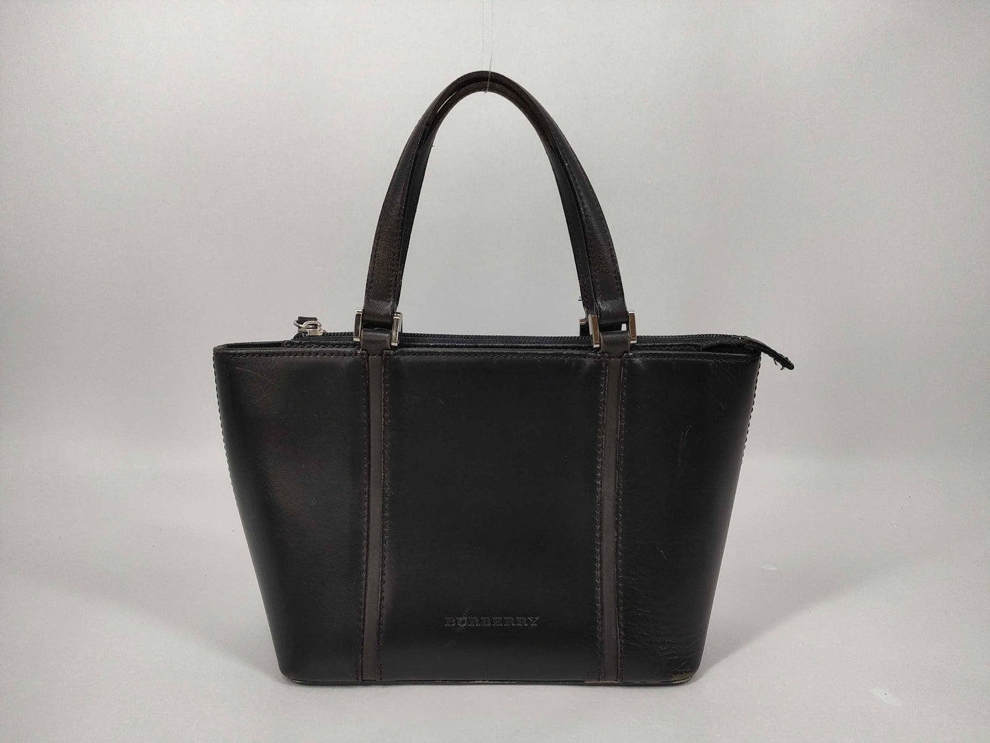 BURBERRY Leather Handbag with Nova Check Interior