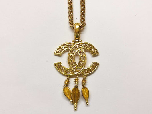 CHANEL Gold/Coco Necklace