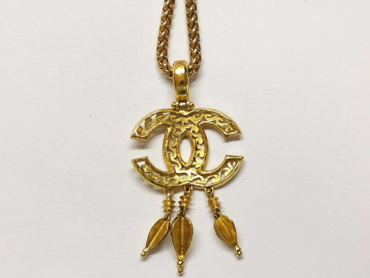 CHANEL Gold/Coco Necklace