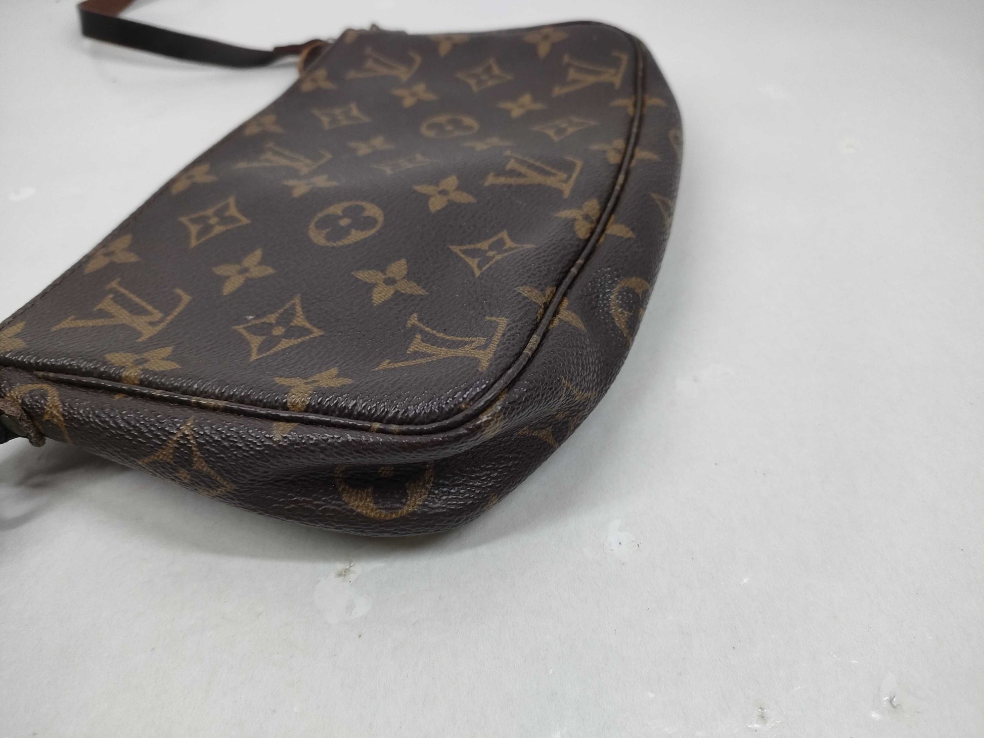 LOUIS VUITTON Monogram M40712 Pochette Accessoires Pouch