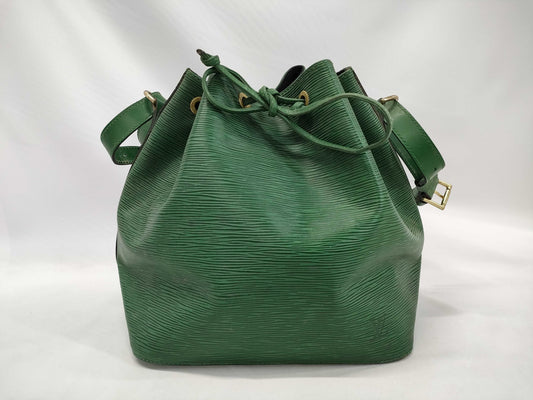 LOUIS VUITTON Epi M44104 Noe Green Shoulder Bag