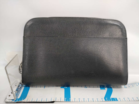 LOUIS VUITTON Taiga Baikal Second Bag