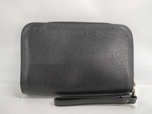 LOUIS VUITTON Taiga Baikal Second Bag