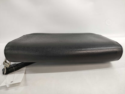 LOUIS VUITTON Taiga Baikal Second Bag