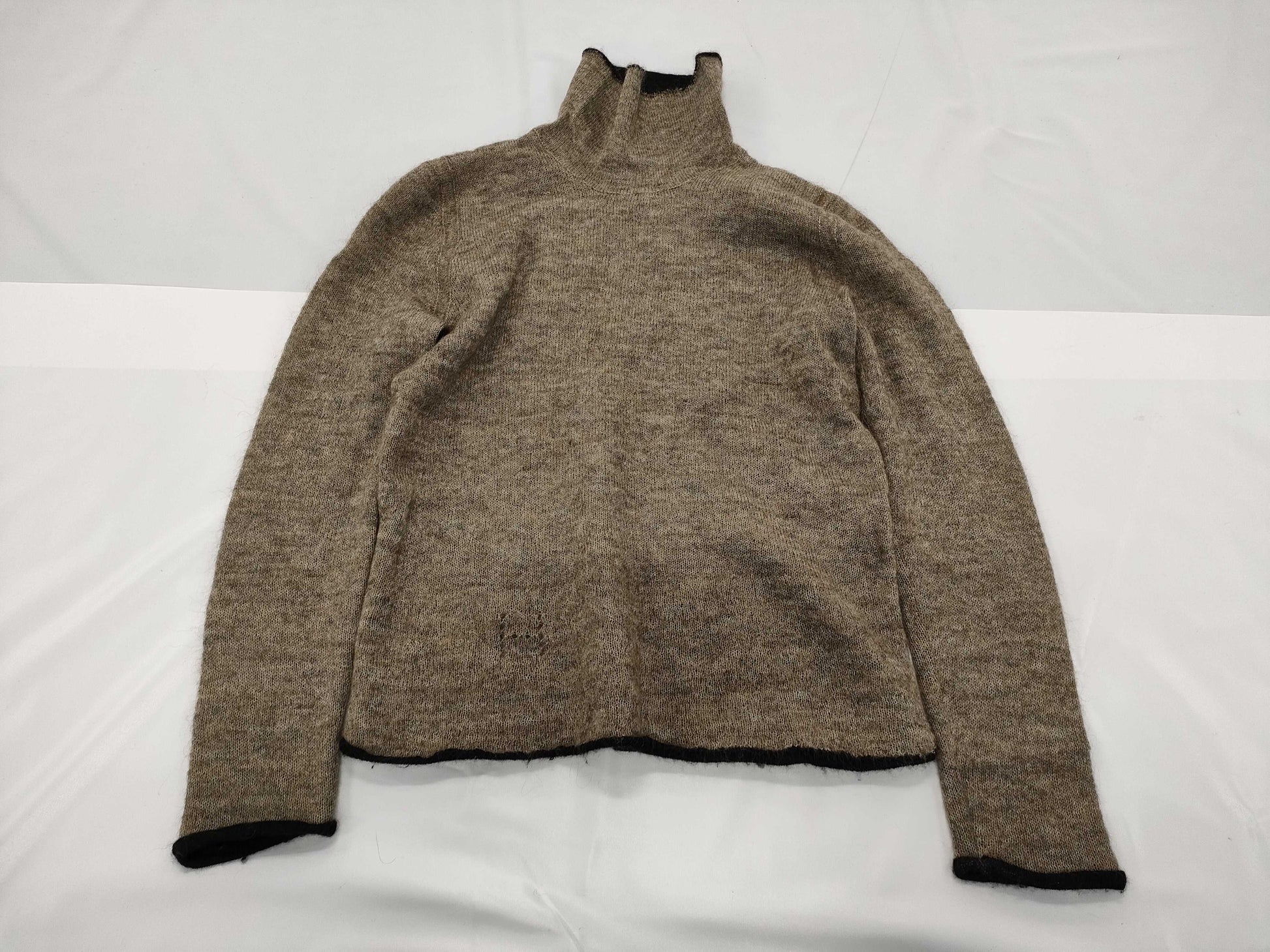 HERMES Knit Turtleneck Thin Top