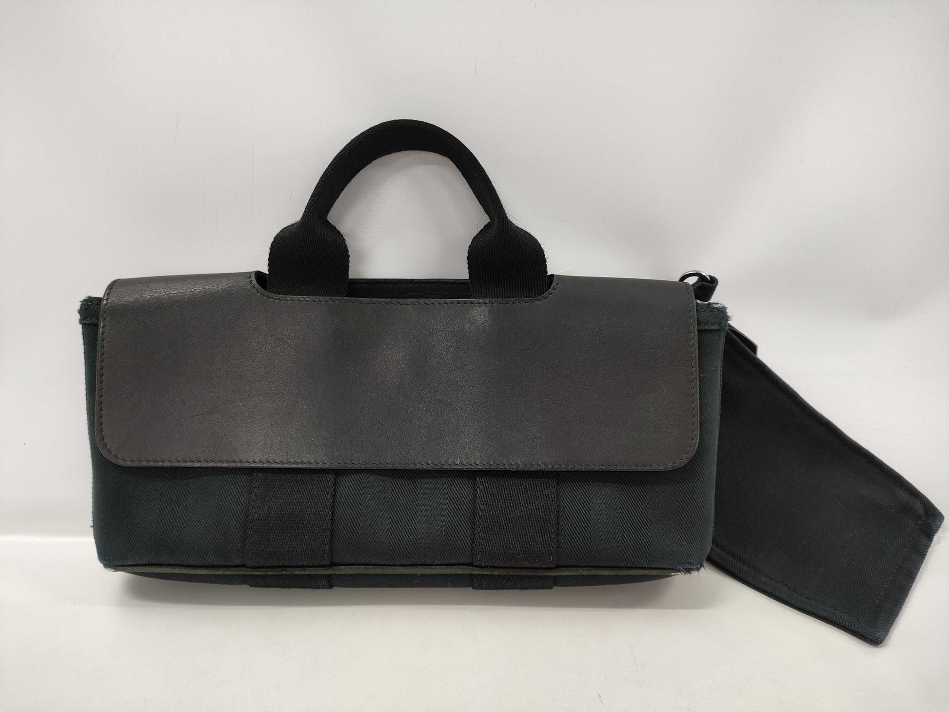 HERMES Valparaiso Long PM Pouch Handbag