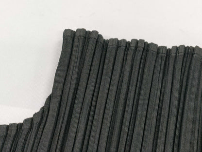 ISSEY MIYAKE Pleated Pleated Black Short Sleeve Top Top