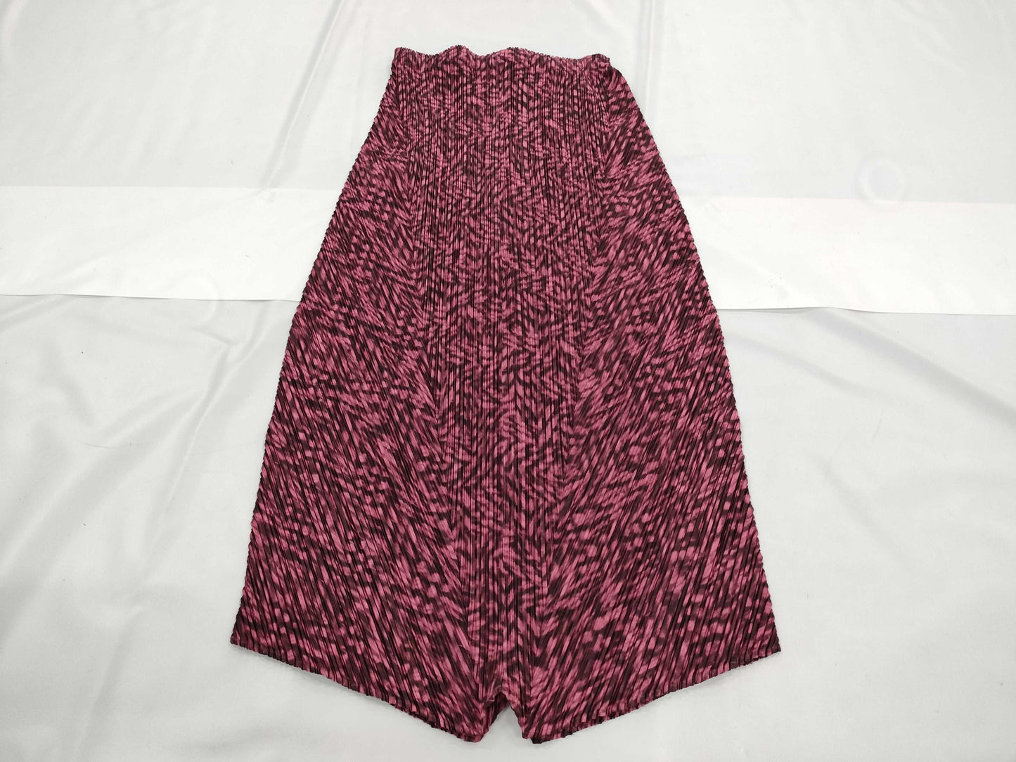 ISSEY MIYAKE skirt, pink pattern, pleats please skirt