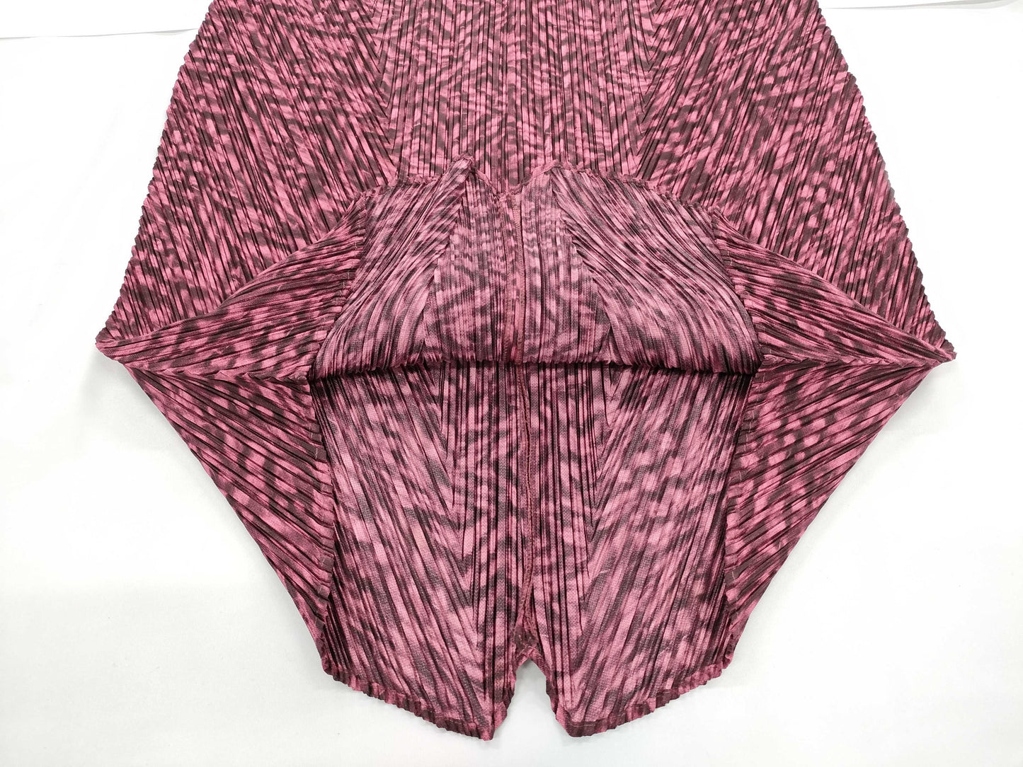 ISSEY MIYAKE skirt, pink pattern, pleats please skirt