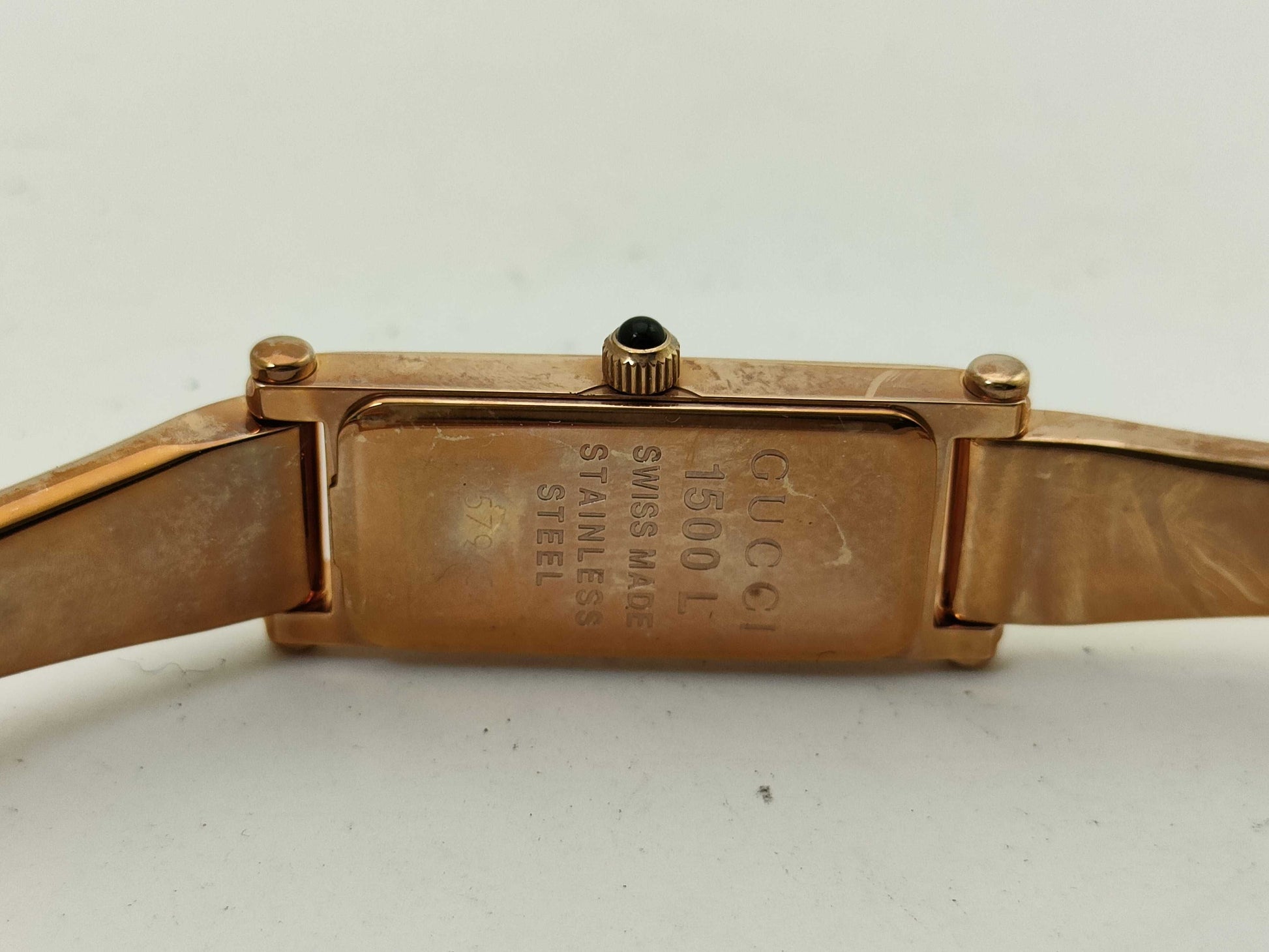 GUCCI 1500L Shell Dial Women's Watch