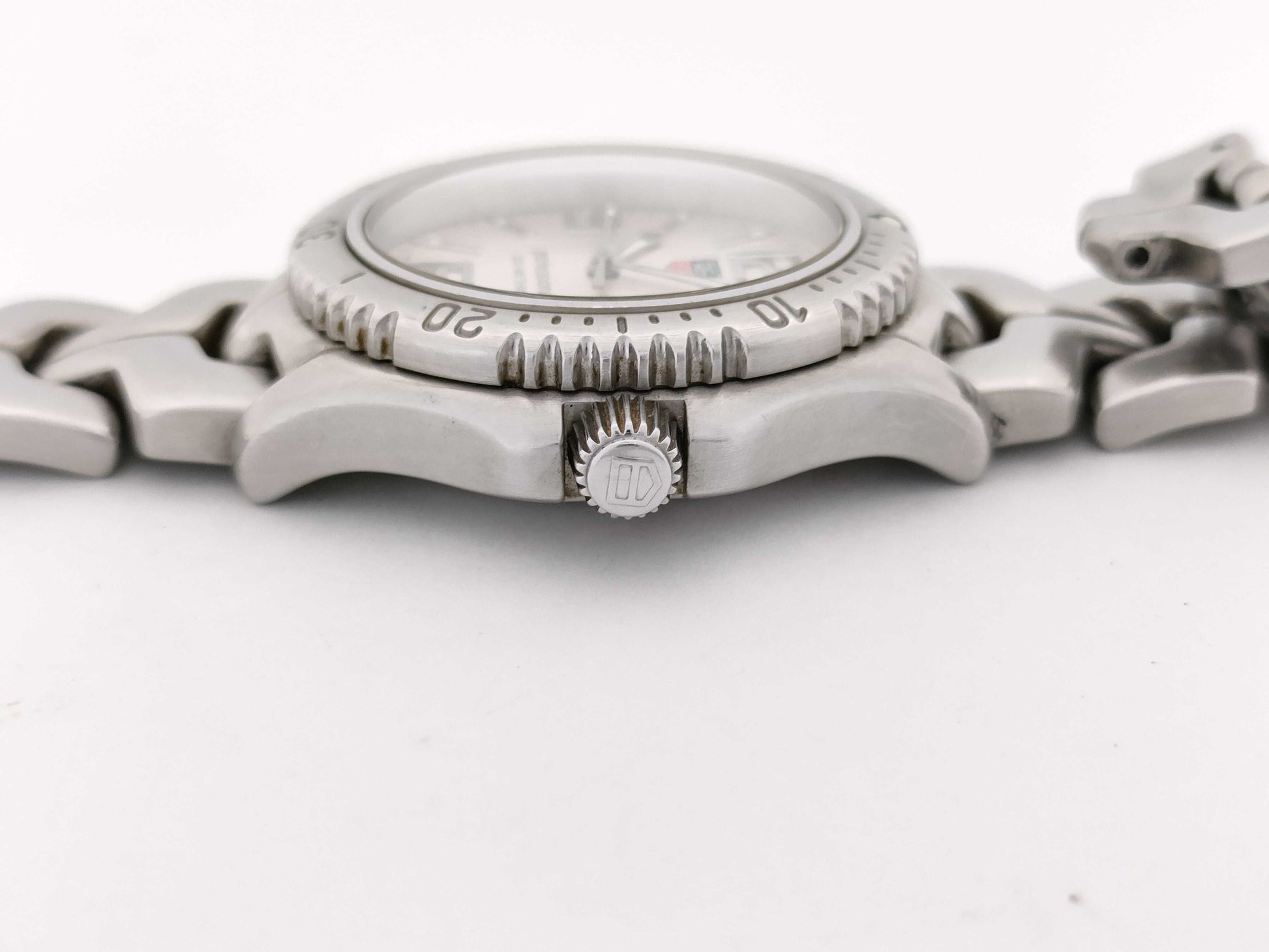 TAG Heuer WT1112 Men's Watch with Broken Strap, Not Working