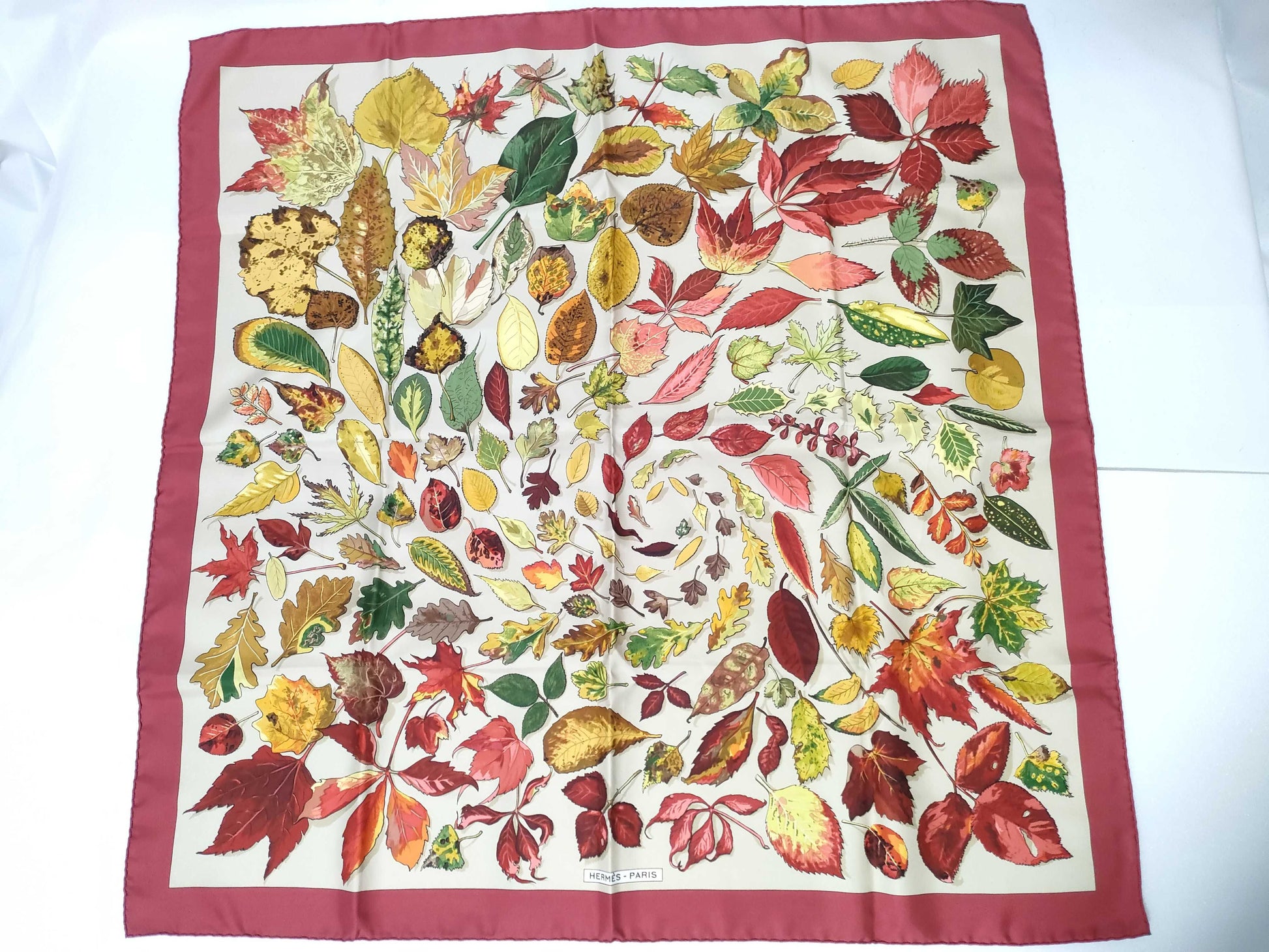 HERMES Carre Carre 90 Tourbillon Fallen Leaves Scarf