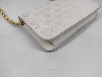 CHANEL Lambskin Matelasse Single Chain Junk Shoulder Bag