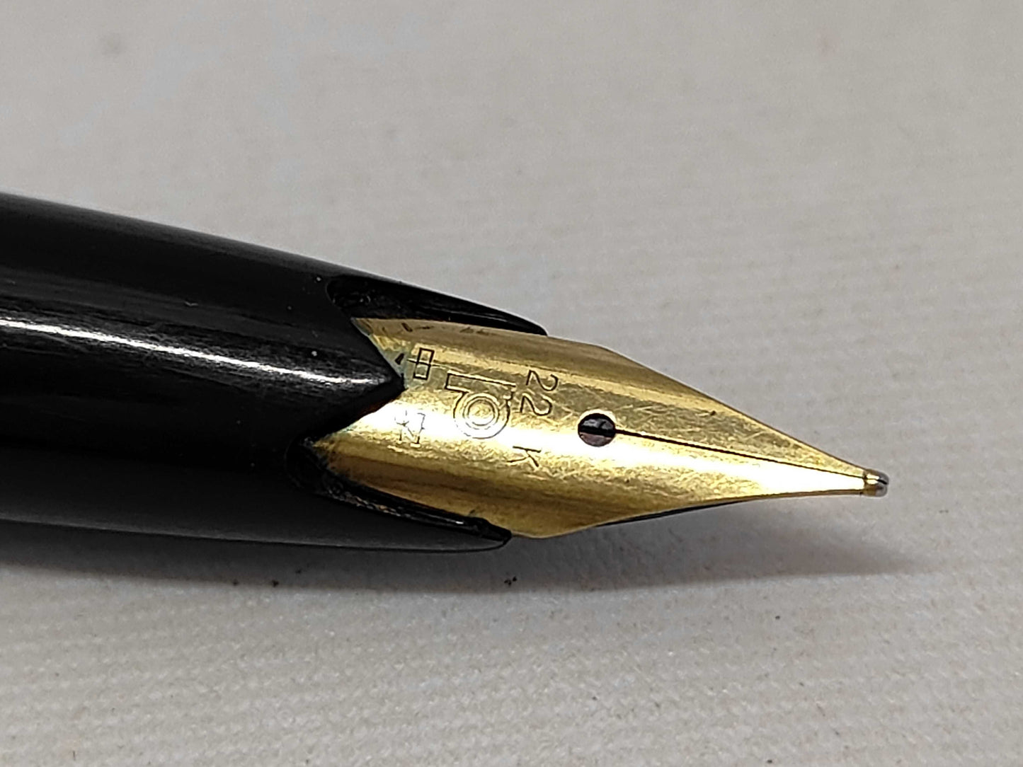 Sailor 21K Fountain Pen and PLATINUM 22K Fountain Pen Set of 2