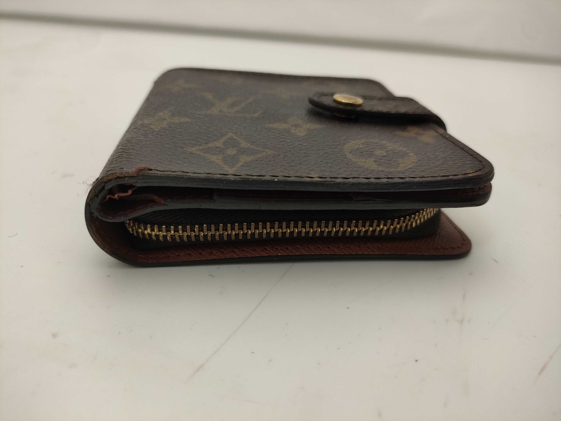 LOUIS VUITTON Monogram Compact Zip Wallet