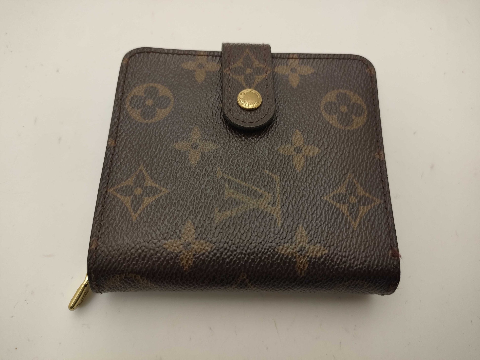 LOUIS VUITTON Monogram Compact Zip Wallet