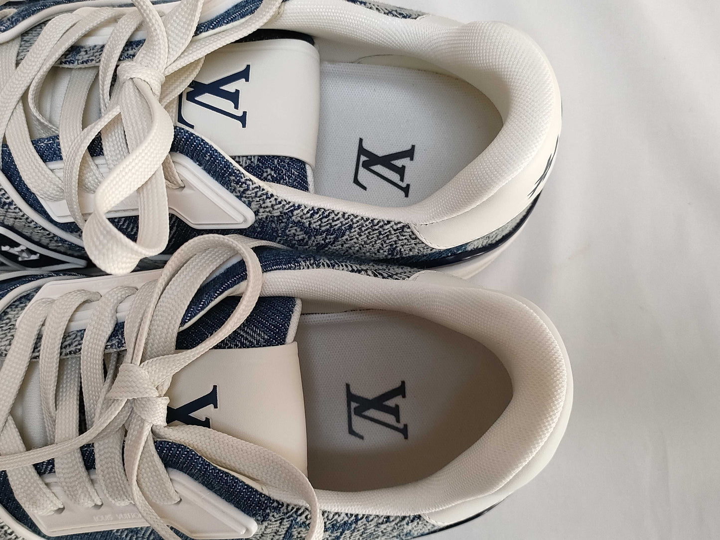 LOUIS VUITTON LV Trainer Sneakers