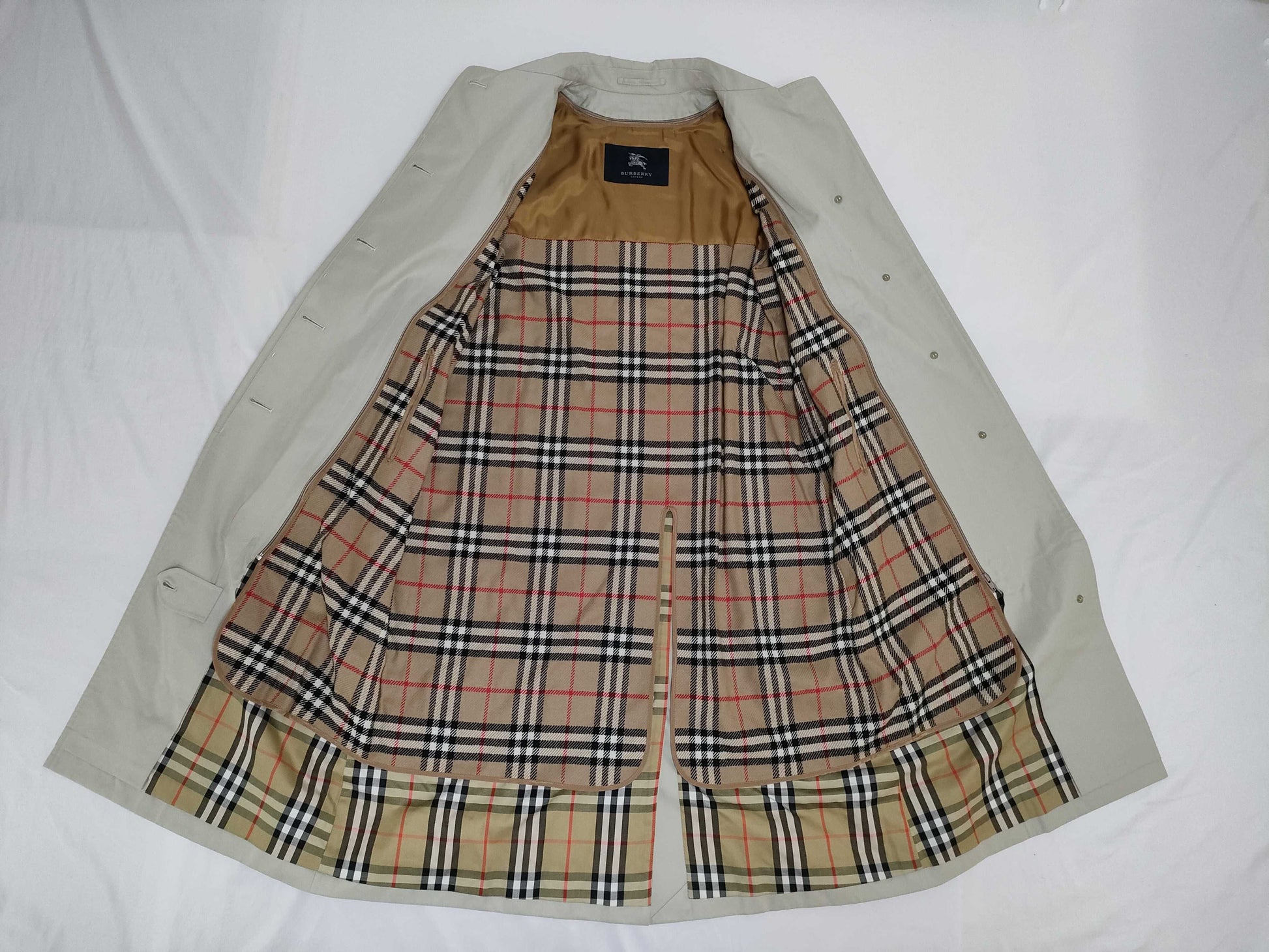 BURBERRY Trench Coat