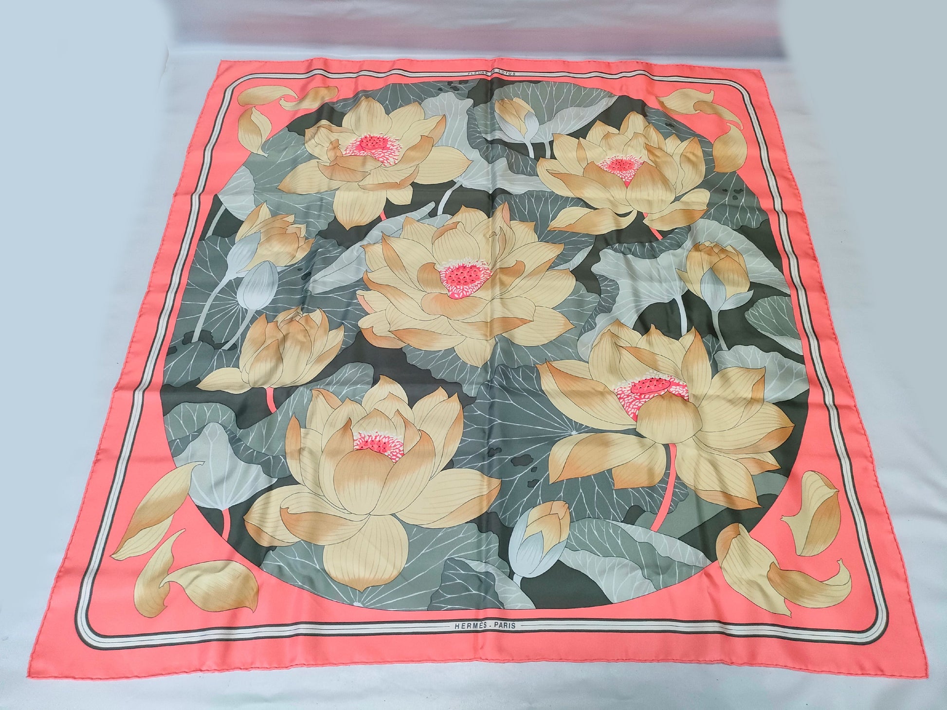 HERMES Carre HERMES Carre FLEURS DE LOTUS Green Scarf Scarf
