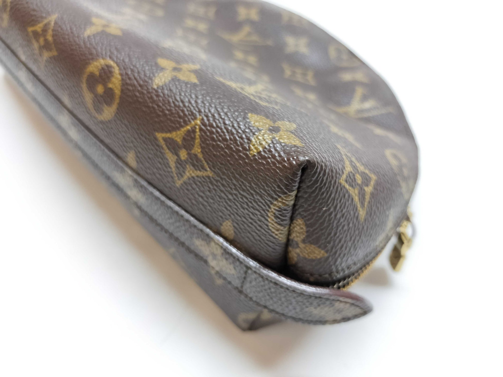 LOUIS VUITTON Monogram Pochette Cosmetic Pouch