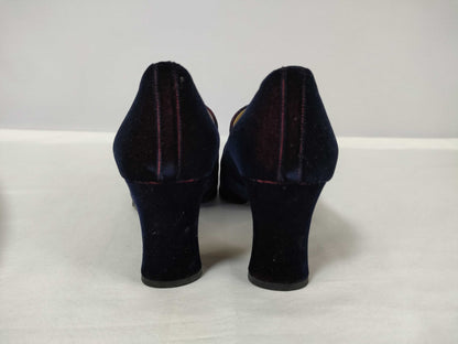 Yves Saint Laurent suede pumps
