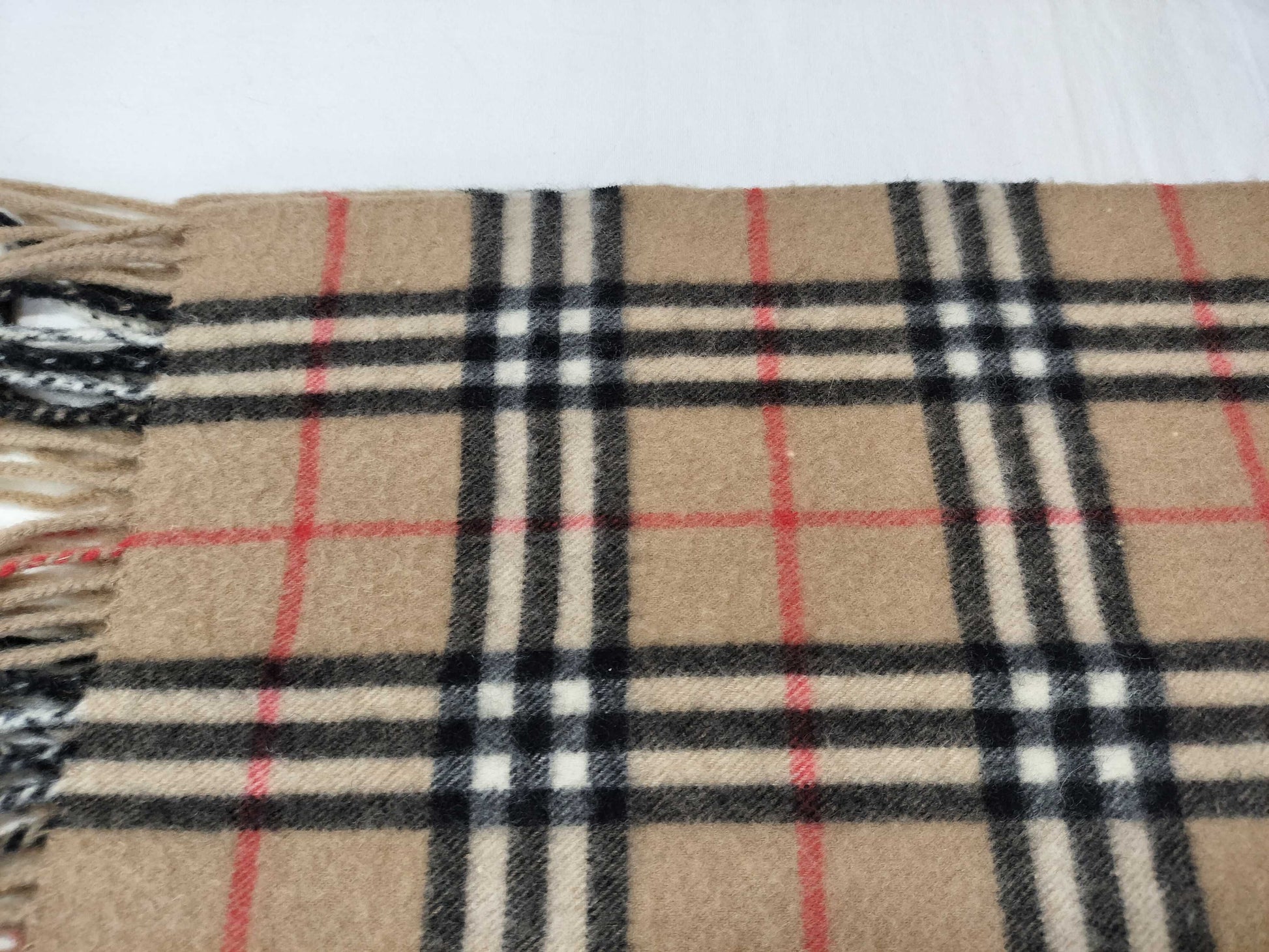 BURBERRY Pure Cashmere Scarf